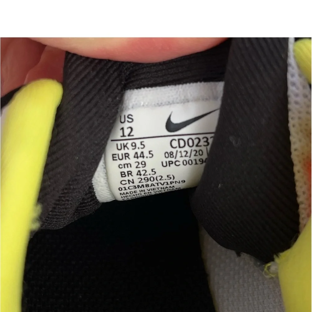 New Nike Quest 3 running sneakers $75